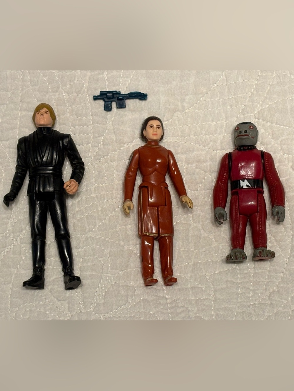 VTG Star Wars Figurine Lot of 3 + Gun Luke Skywalker, Leia Organa, Snaggletooth